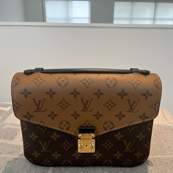 **SOLD** LOUIS VUITTON POCHETTE METIS - Picture 1 of 12
